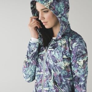 NWOT Limited Edition Lululemon Miss Misty Rain Jacket Size 8 Geometric Crystals